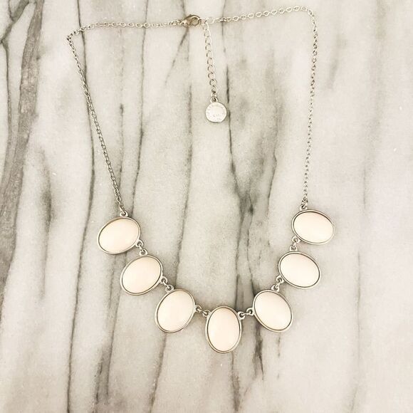 Liz Claiborne Cream Acrylic Necklace - Silver Toned Metal, Preppy Classic Style - Picture 1 of 4